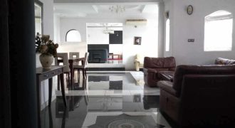 Appartement meublé de 3 chambres Bastos