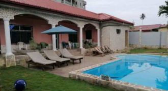 Villa meublée avec piscine à Kribi Cameroun