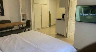 Chambre meublée Bonapriso Douala | Confort & Modernité